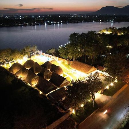 Sea Sand Resort Kampot Extérieur photo