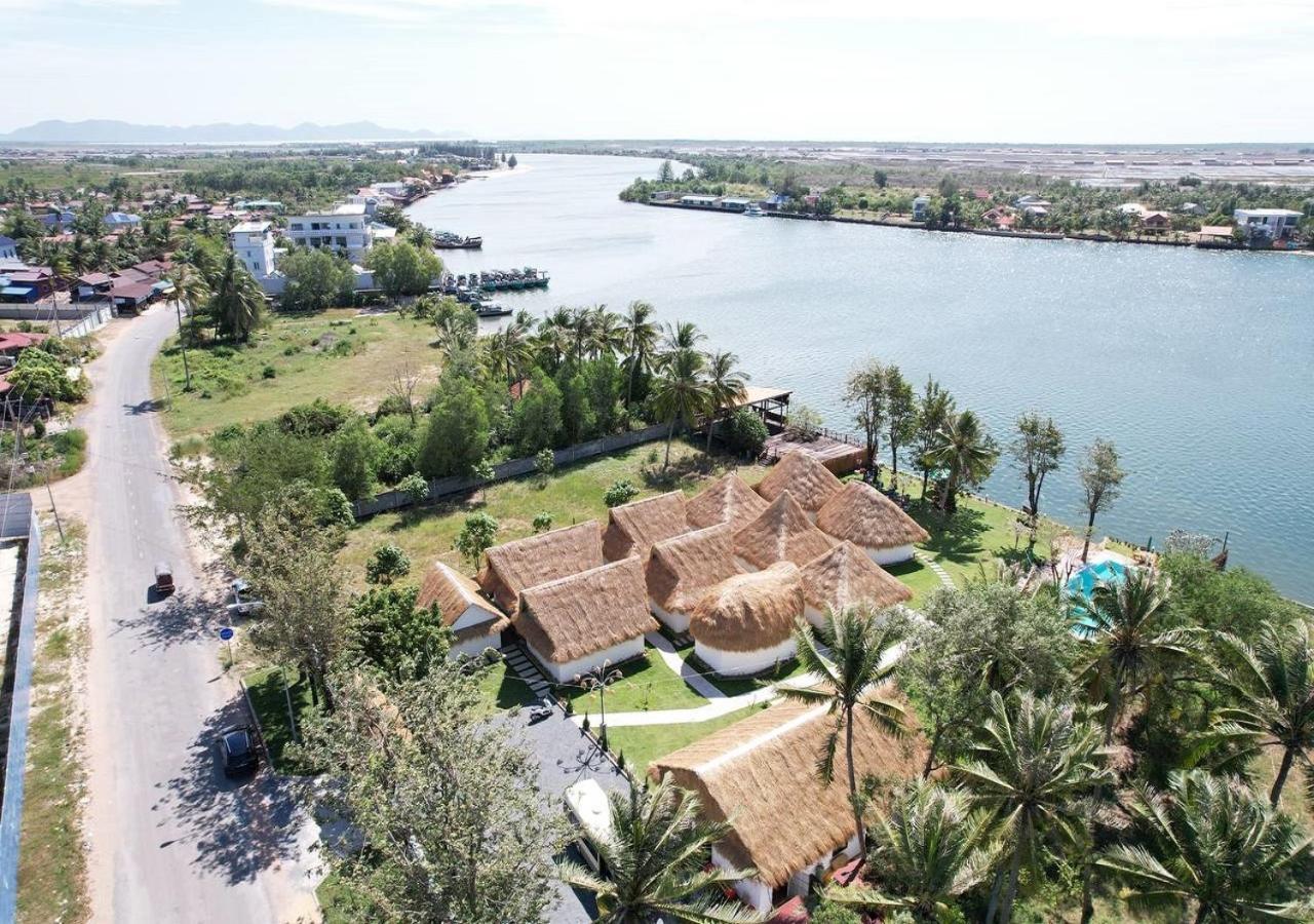 Sea Sand Resort Kampot Extérieur photo
