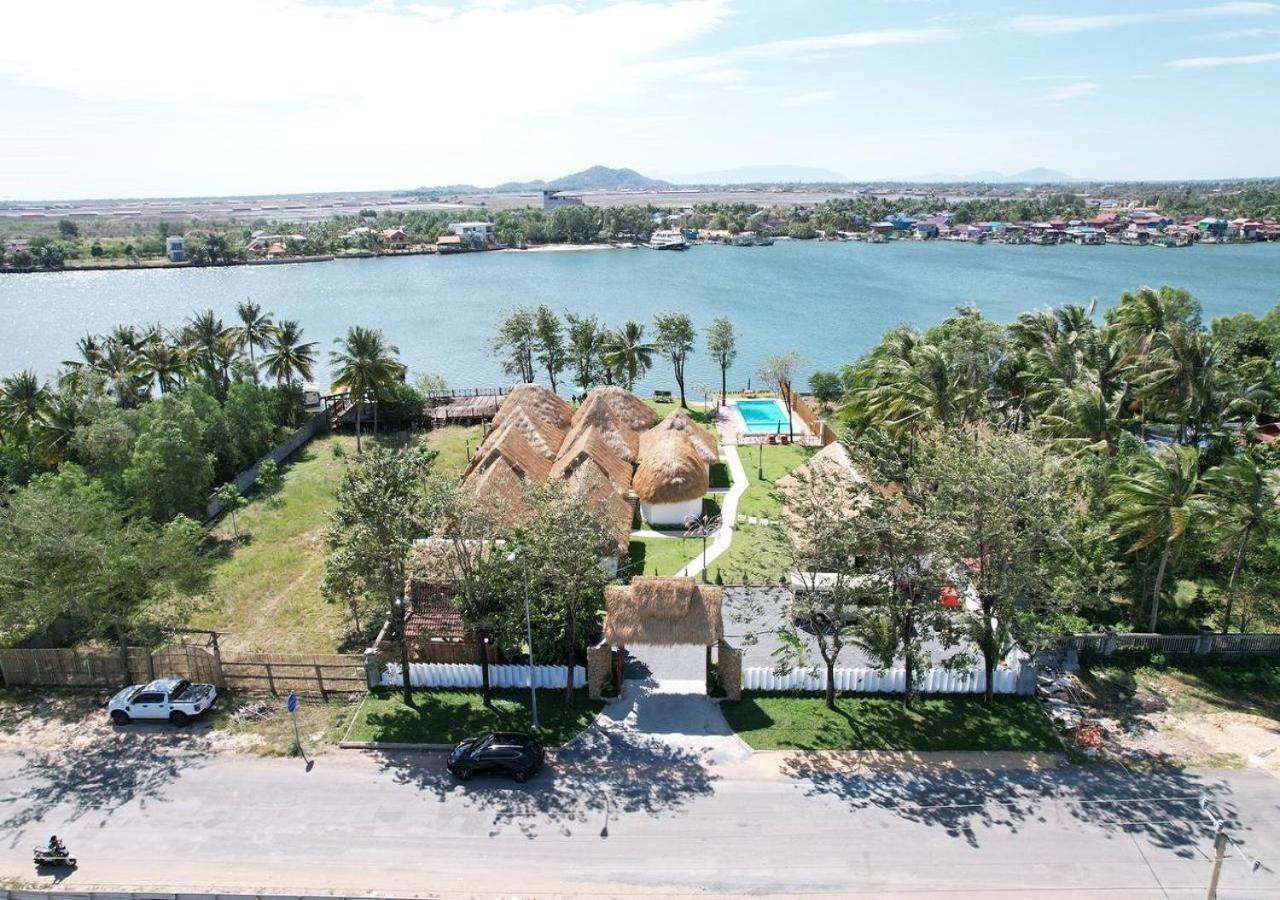 Sea Sand Resort Kampot Extérieur photo